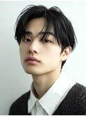 黒髪人気ツーブロックセンターパートコンマヘアー