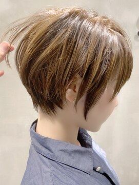 リル 7F 銀座(Rire) 【Rire-リル銀座-】襟足すっきりショート