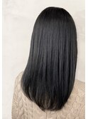 暗髪でも圧倒的透明感♪艶感ミディアムストレート