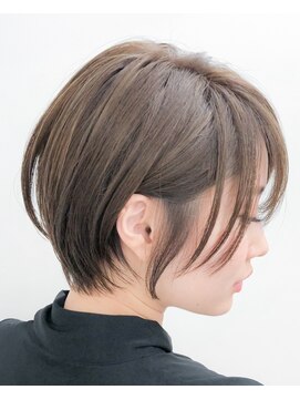 ビレット(BILLET) サンドベージュカラーショートボブ