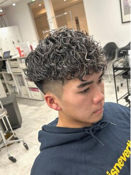 ラヴィズムバイフィフス(LUVISM by fifth) 波巻きスパイラルパーマハイライト万代新潟駅