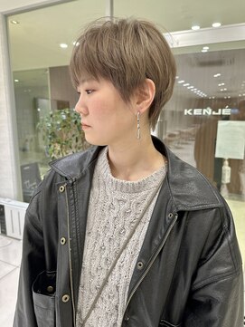 ケンジ 洋光台(KENJE) ボーイッシュショート×バニラベージュ style by 田爪
