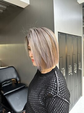 イキ 表参道(iki omotesando) ハッシュカット/フルバング/似合わせカット/レッドブラウン