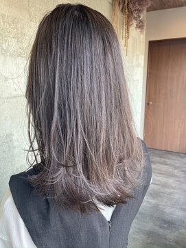 ビスクヘアデザイン(bisq hair design) ミディアム　ミディアムレイヤー　セミディ　地毛風カラー