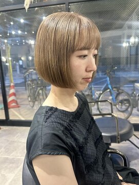 ホリー(HOLLY) ミニボブ×ベージュ