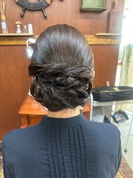 アイズ 新神戸(Ai's) シニヨン