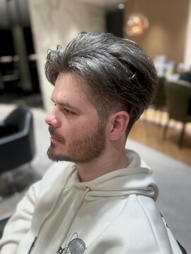 ウノプリール 西梅田ハービスプラザ店(uno pulir) 毛流れ海外大人メンズカット