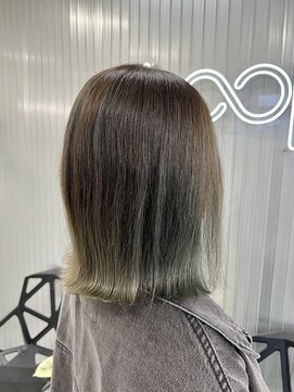 ループ(LOOP) オリーブカラー 肩下ボブ