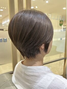 経験豊富なベテランスタイリストがお客様の悩みに寄り添ってご提案致します♪なりたいstyleになれる☆