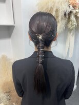 アオ(AO。)&nbsp;編み下ろしアレンジ/タイトヘアアレンジ/結婚式お呼ばれヘア