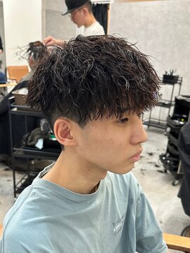 エルマーク メンズパーマ 心斎橋(L-MARK) フェザーパーマ/ニュアンスパーマ/センターパート/メンズ