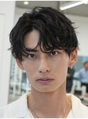 メンズミディアムウルフシャドウパーマセンターパートスパイラル