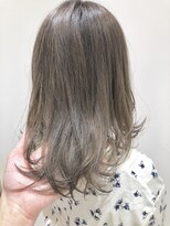 アマンドール(Aman D'or)&nbsp;外国人風パールグレー