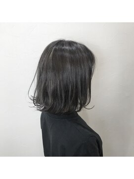キャラ 池袋本店(CHARA) ダークグレーハイライト×切りっぱなしボブ【キャラ池袋】