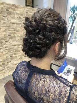 ビースリー ロア あみこみヘアアレンジ[横浜 ビースリー スタイル]