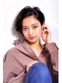 ブルーグレージュ×ぶつ切りボブ×アンニュイヘア×セシルカット