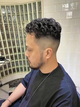 メリケンバーバーショップ フクオカ(MERICAN BARBERSHOP FUK) オトナのスパイラルパーマ