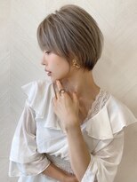 ロンド ストラーダ 心斎橋(Lond strada)&nbsp;ショート×ハイライト白髪ぼかし×シルキーベージュ[心斎橋]