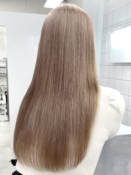 ウィコ 新宿(WICO) ミルクティーブラウン☆ケアブリーチ/ペールベージュ[新宿駅]