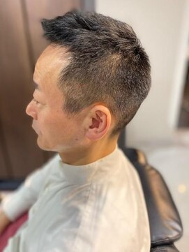 バーバーバー 四谷(BARBER-BAR) ワンセクションリバースアップバンクショート