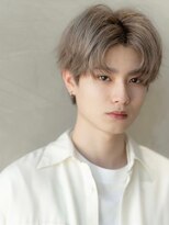 イルハバナ 渋谷(ill HAVANA)&nbsp;ベージュ/ブリーチカラー/センターパート/モテる/短髪/刈り上げ