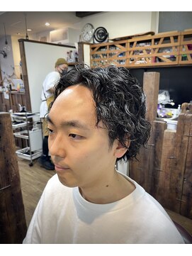 カットアンドリラクゼーション アイリー センターパートツイストスパイラル