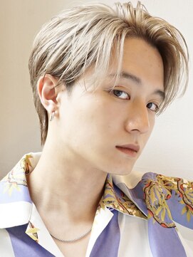 オーシャントーキョー サニー 原宿(OCEAN TOKYO Sunny) ハイトーンブロンド金髪ツーブロックセンターパート