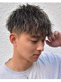 金メッシュ縦落ちツイストスパイラルパーマショートマッシュ