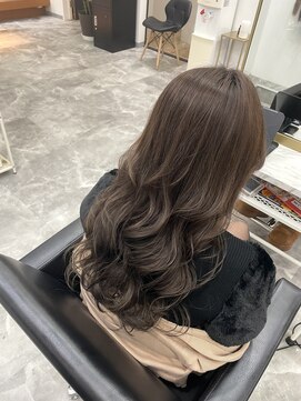 オリーブブラウン