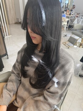 マリアバイアフロート(Maria by AFLOAT) 【ロングレイヤーカット/センターパート/バタフライレイヤー】