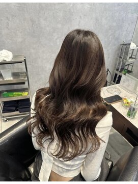 フィーネ(Fi-Ne) 大人なブラウンロングヘア