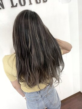 ムーンロータス(Moon Lotus) バレイヤージュ