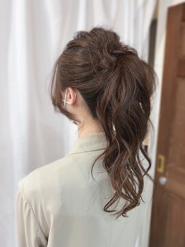 スイート ヘアデザイン(Suite HAIR DESIGN) 《ヘアアレンジ》ポニーテール ゆるふわ