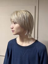 楪(yuzuriha) blonde hair × men's wolf cut
