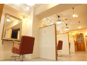 Guest by Dbest  髪質改善/美髪縮毛矯正/ケアブリーチ/ショートカット