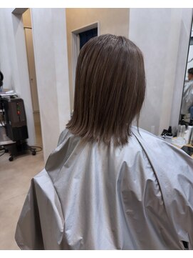 エモ(emo) グレージュカラー