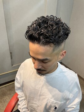 ロア ファーストクラス(LORE.first class) スキンフェード×プードルスペインカール