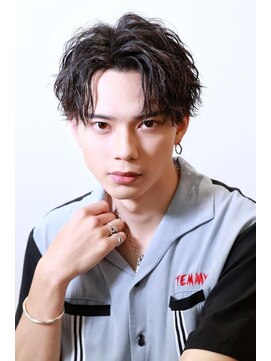 リップスアネックス 大宮(LIPPS annex) 刈り上げ波打ちセンターパート