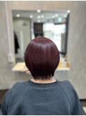 うる艶赤カラーのショートボブ