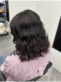 カーリー風ヘア×ミディアムパーマ［鎌取/佐久間凪沙］