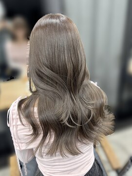 アリュウル 表参道 青山(Allure) ショコラグレージュ／レイヤーカット/透明感カラー　佐藤