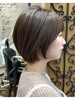 アフロート ルヴア(AFLOAT RUVUA) 「岩田莉奈」地毛風縮毛矯正 ひし形ショートボブ 白髪染め 新宿