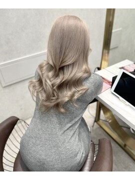 ロンド レア 天神大名店(Lond Le’a) 成人式前にケアブリーチハイトーン♪