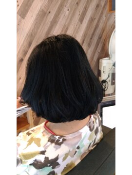 プラウズ(Plows) ふんわりミディアムボブ