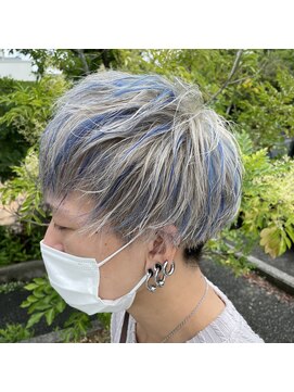 テクライズ 豊橋店(TECHRISE) ☆ホワイトカラー×ブルーハイライト、ツーブロック、前下がり☆