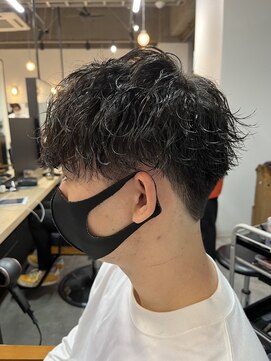 ジーニー 横浜(giinii) ツーブロックマッシュ 波巻きパーマ