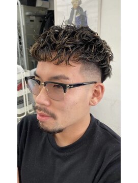 チルチェア 中野店(CHILL CHAIR) フェード ×ウェービー×メッシュ <中野> <理容室> <バーバー>