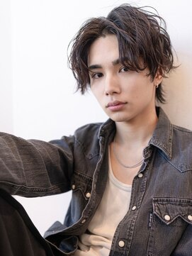 イオ 本厚木(io) 波巻きスパイラルパーマセンターパートウルフハイライト