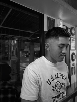 カムレイドフォーライフ(COMRADE 4 LIFE) スキンフェード　クロップ　担当松尾