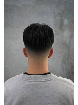 タス(tas) 会社でも浮かないスキンフェード